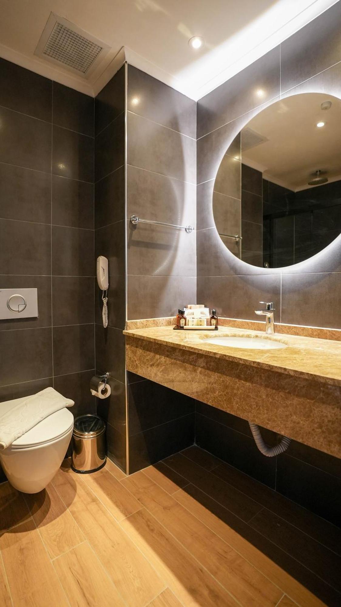 Ada Port Adults Only Готель *